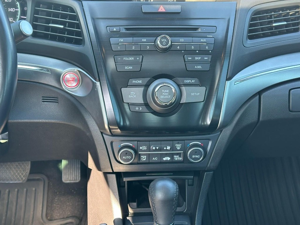 Acura ILX Vehicle Full-screen Gallery Image 15