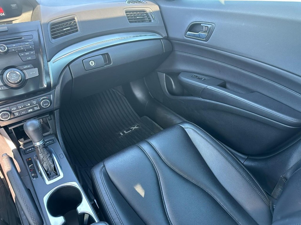 Acura ILX Vehicle Full-screen Gallery Image 17