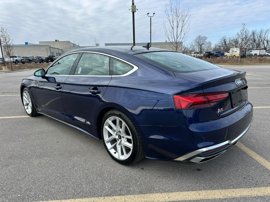 Audi A5 Sportback Vehicle Full-screen Gallery Image 03