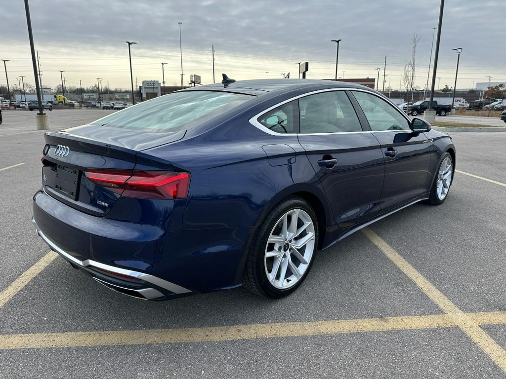 Audi A5 Sportback Vehicle Full-screen Gallery Image 05