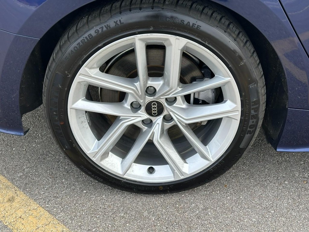 Audi A5 Sportback Vehicle Full-screen Gallery Image 06