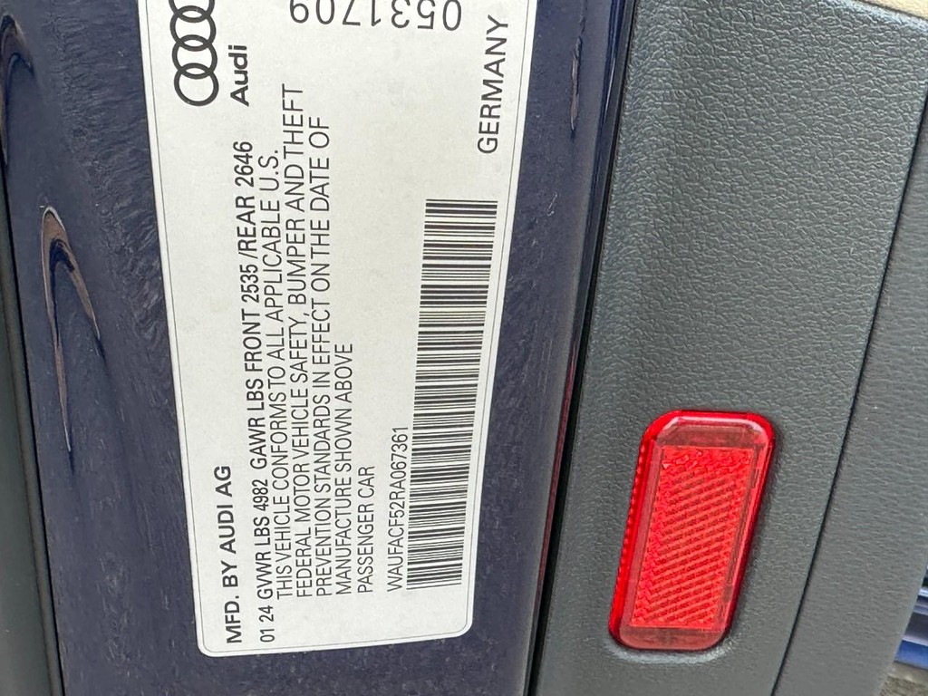 Audi A5 Sportback Vehicle Full-screen Gallery Image 24