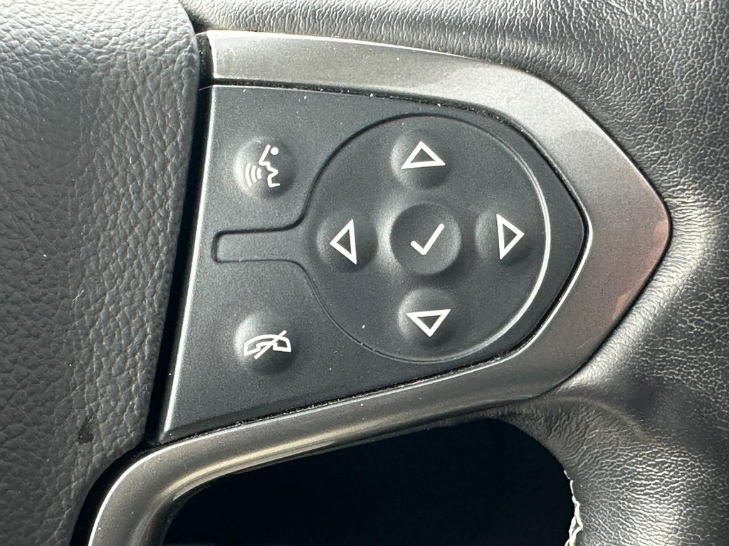 Chevrolet Tahoe Vehicle Full-screen Gallery Image 24