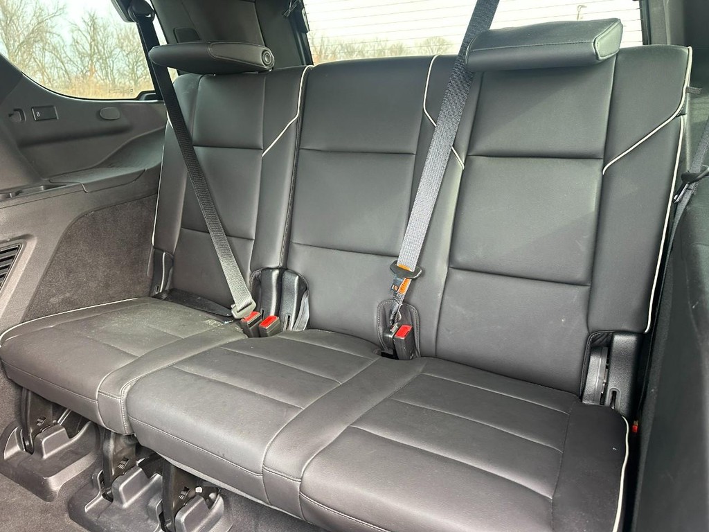 Cadillac Escalade Vehicle Full-screen Gallery Image 11