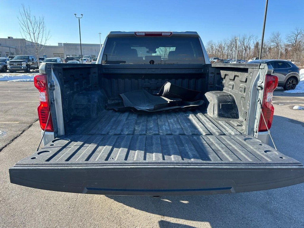 Chevrolet Silverado 1500 Vehicle Full-screen Gallery Image 05