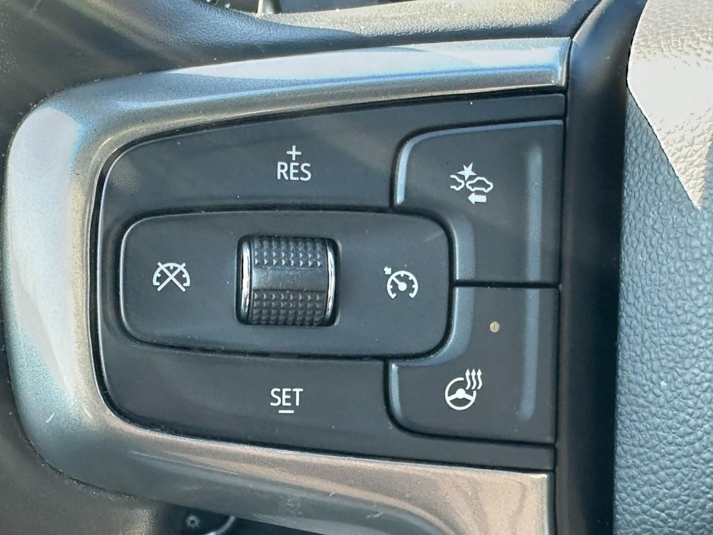 Chevrolet Silverado 1500 Vehicle Full-screen Gallery Image 18