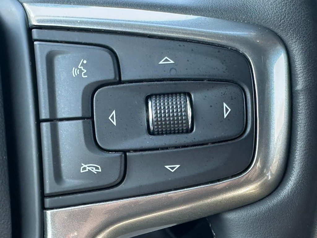 Chevrolet Silverado 1500 Vehicle Full-screen Gallery Image 19