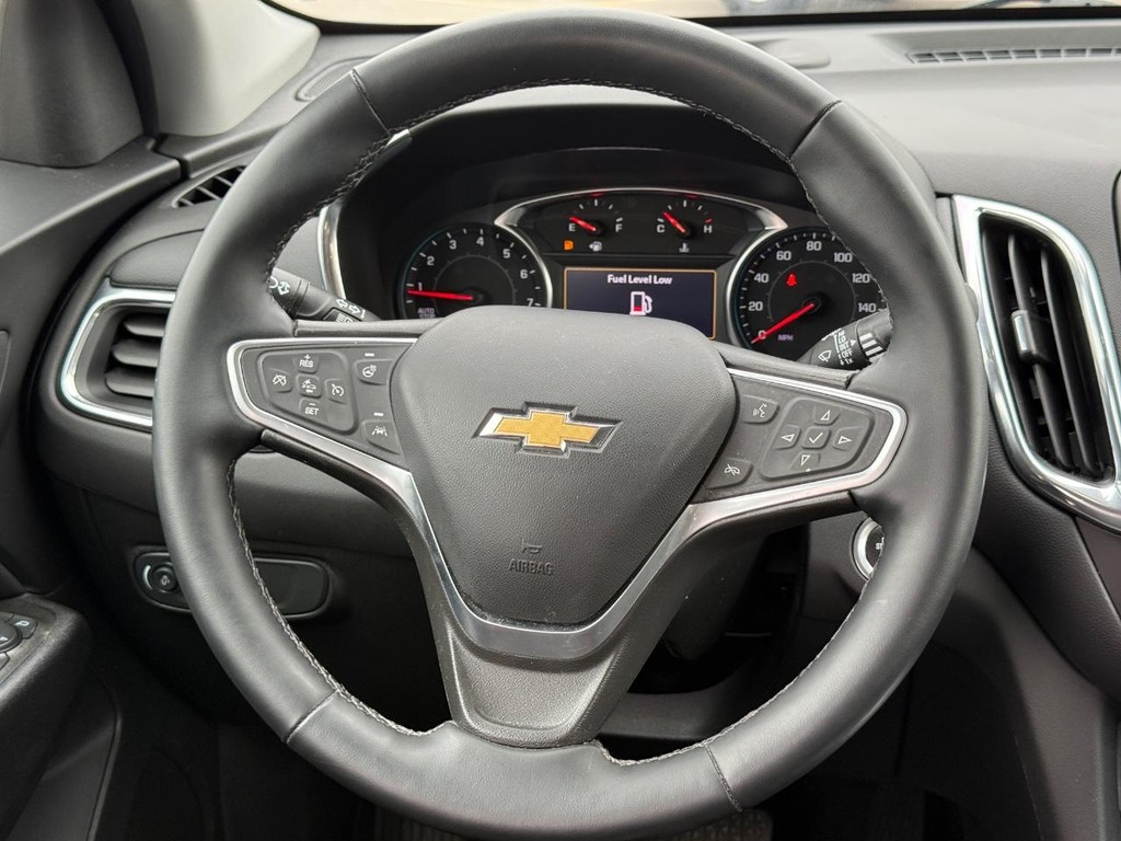 Chevrolet Equinox Vehicle Full-screen Gallery Image 12