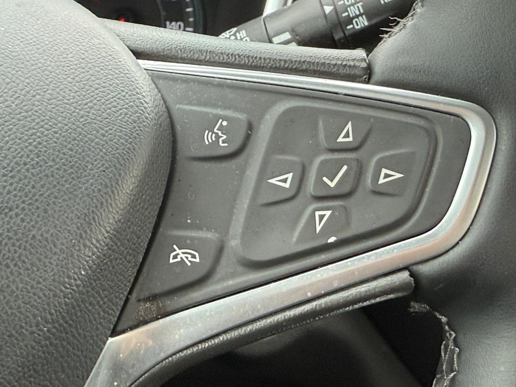 Chevrolet Equinox Vehicle Full-screen Gallery Image 14