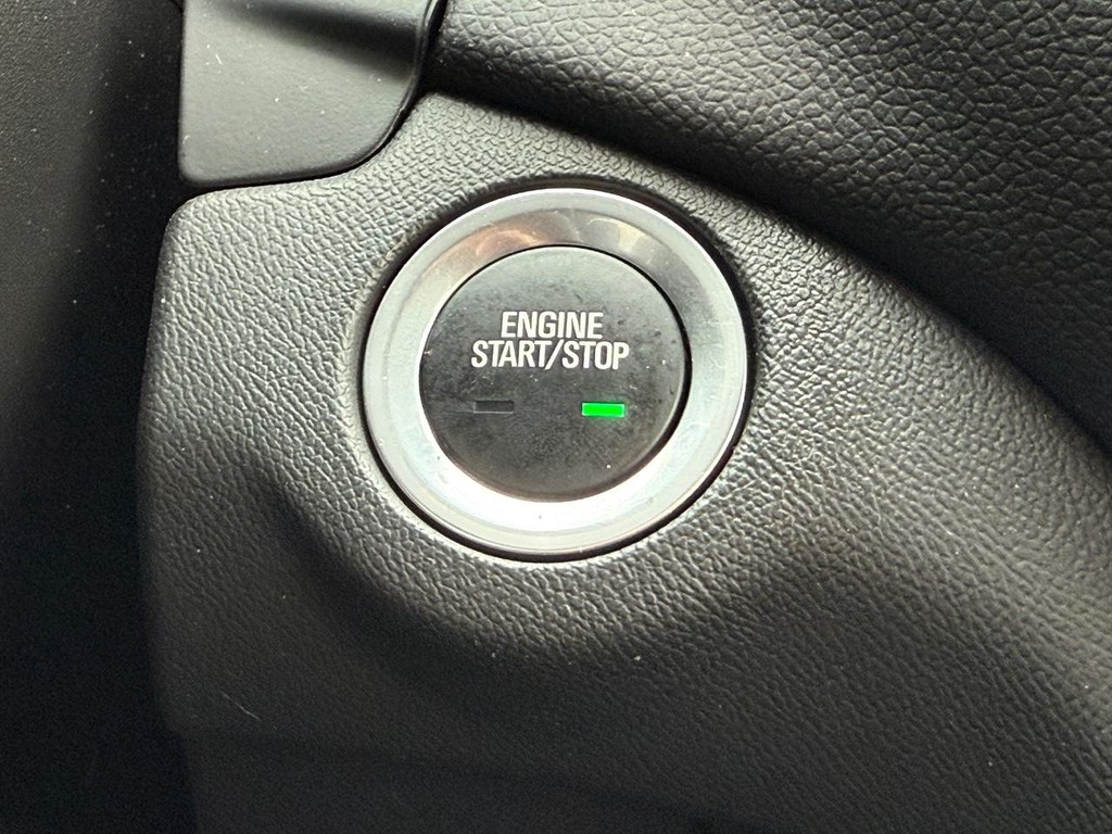 Chevrolet Equinox Vehicle Full-screen Gallery Image 15