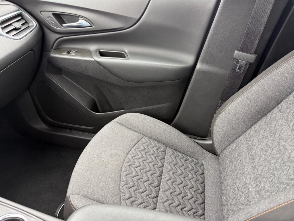 Chevrolet Equinox Vehicle Full-screen Gallery Image 20