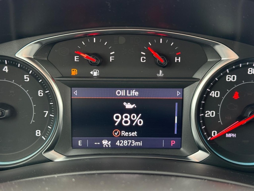 Chevrolet Equinox Vehicle Full-screen Gallery Image 21