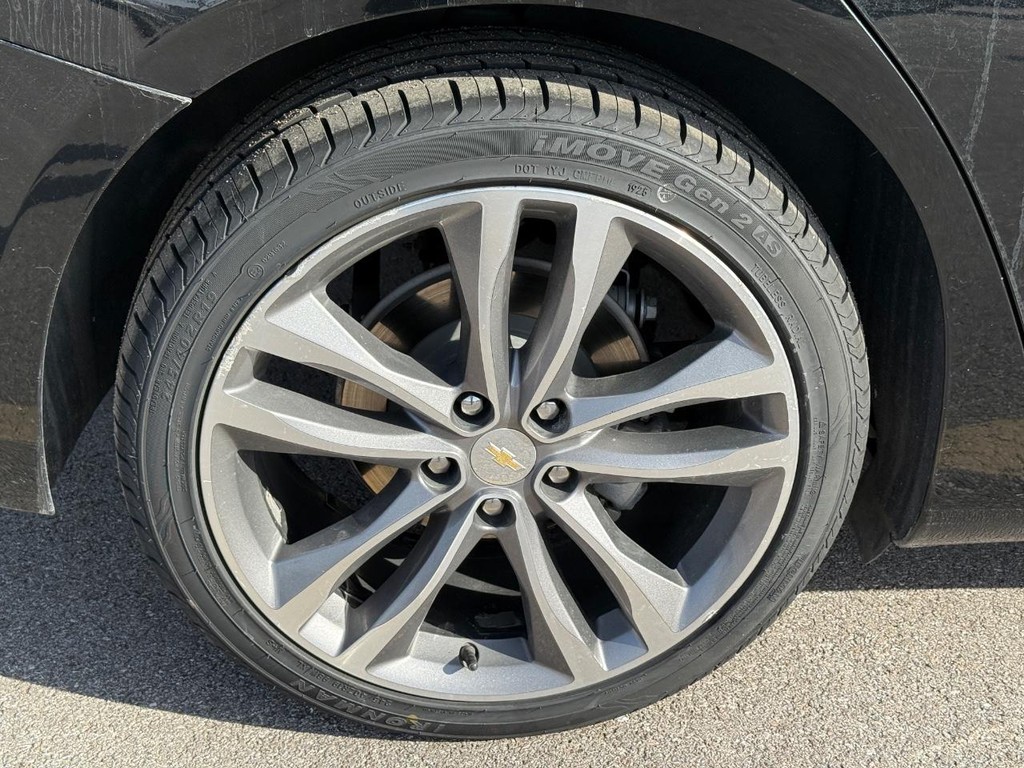 Chevrolet Malibu Vehicle Full-screen Gallery Image 09