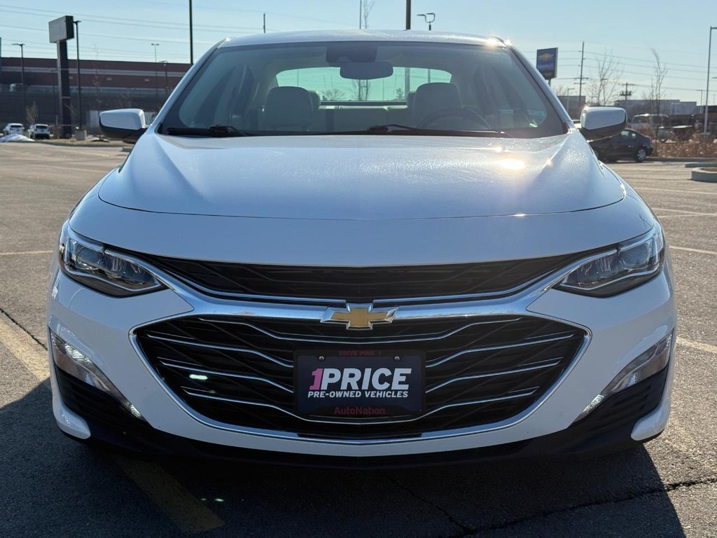 Chevrolet Malibu Vehicle Full-screen Gallery Image 09