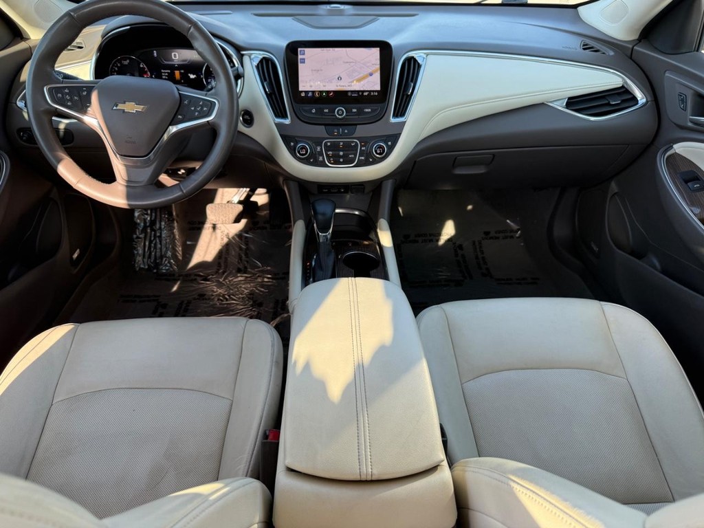 Chevrolet Malibu Vehicle Full-screen Gallery Image 11