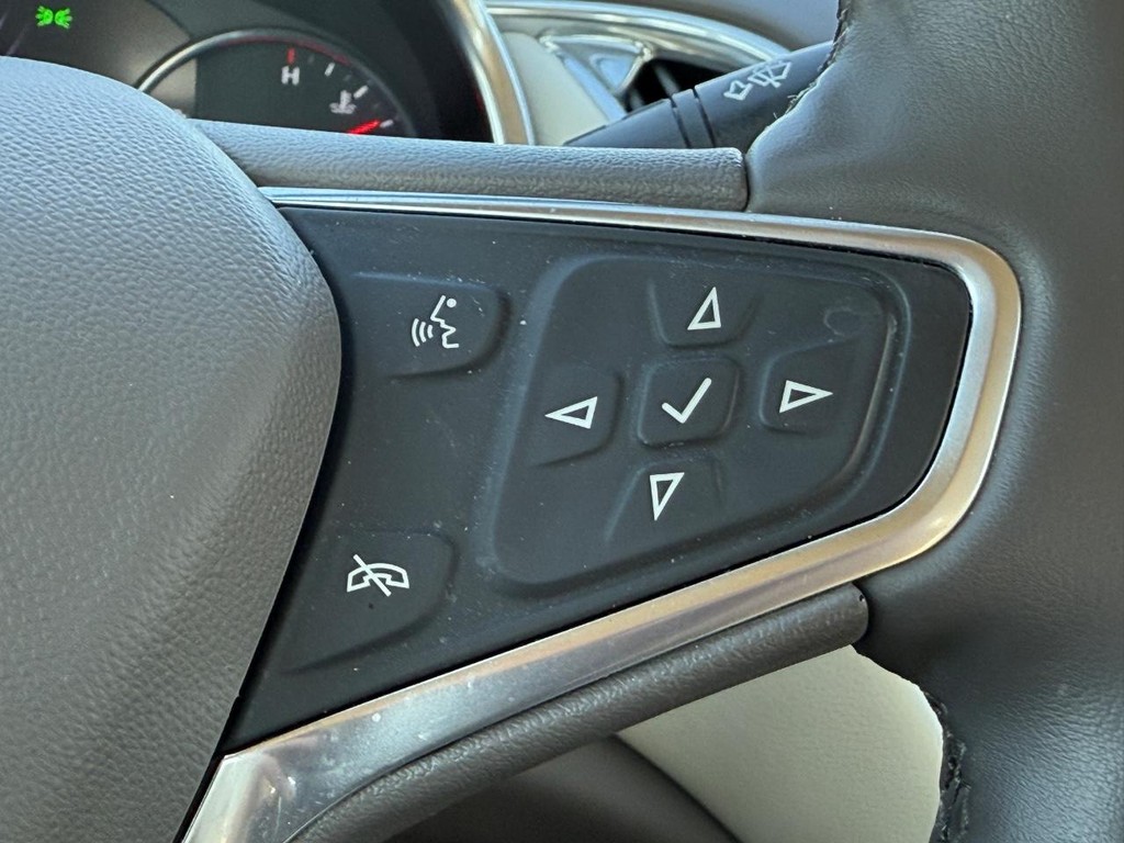 Chevrolet Malibu Vehicle Full-screen Gallery Image 14