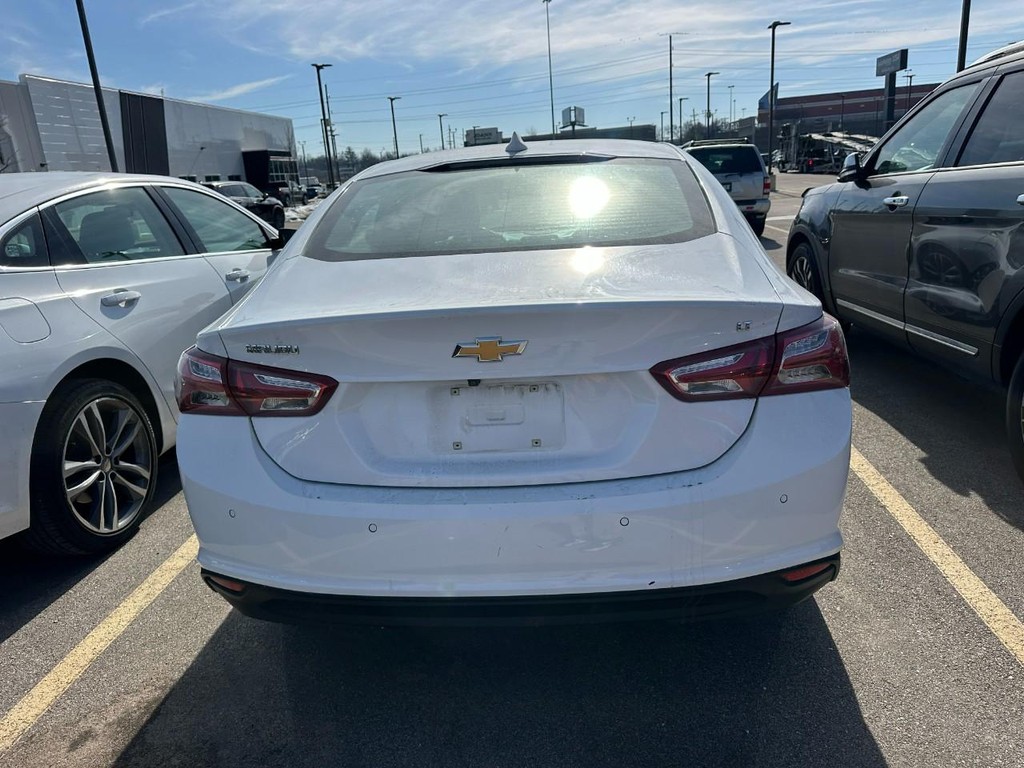 Chevrolet Malibu Vehicle Full-screen Gallery Image 06