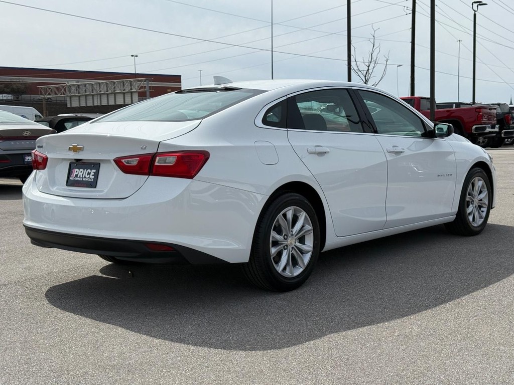 Chevrolet Malibu Vehicle Full-screen Gallery Image 05