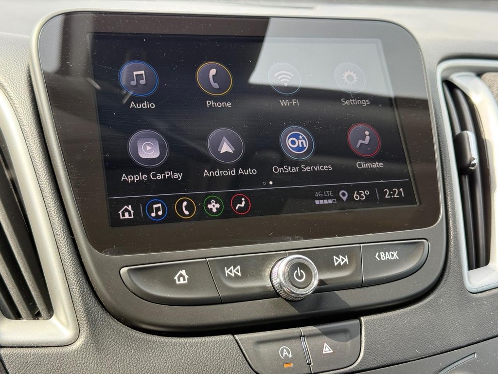 Chevrolet Malibu Vehicle Full-screen Gallery Image 16