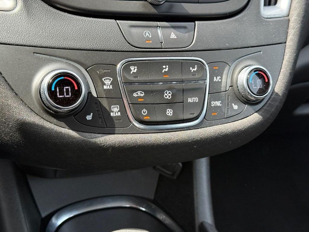 Chevrolet Malibu Vehicle Full-screen Gallery Image 18