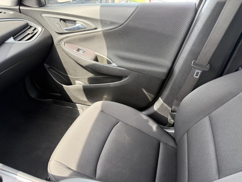 Chevrolet Malibu Vehicle Full-screen Gallery Image 20