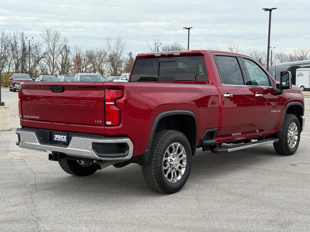 Chevrolet Silverado 2500HD Vehicle Full-screen Gallery Image 05