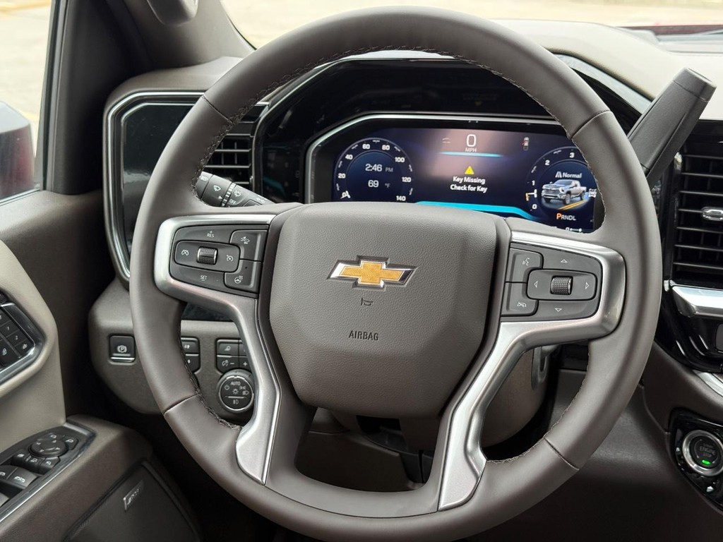 Chevrolet Silverado 2500HD Vehicle Full-screen Gallery Image 14