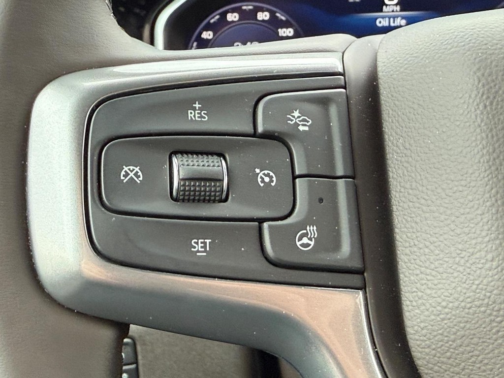 Chevrolet Silverado 2500HD Vehicle Full-screen Gallery Image 15