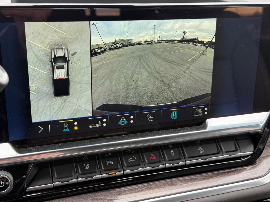 Chevrolet Silverado 2500HD Vehicle Full-screen Gallery Image 18