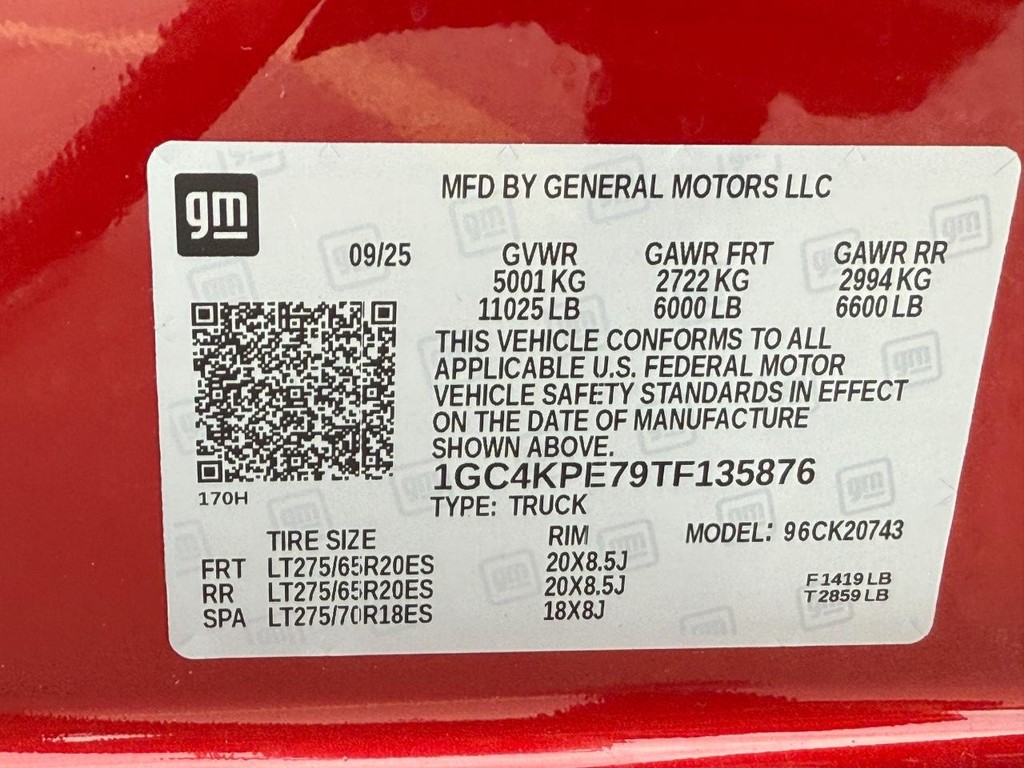 Chevrolet Silverado 2500HD Vehicle Full-screen Gallery Image 27