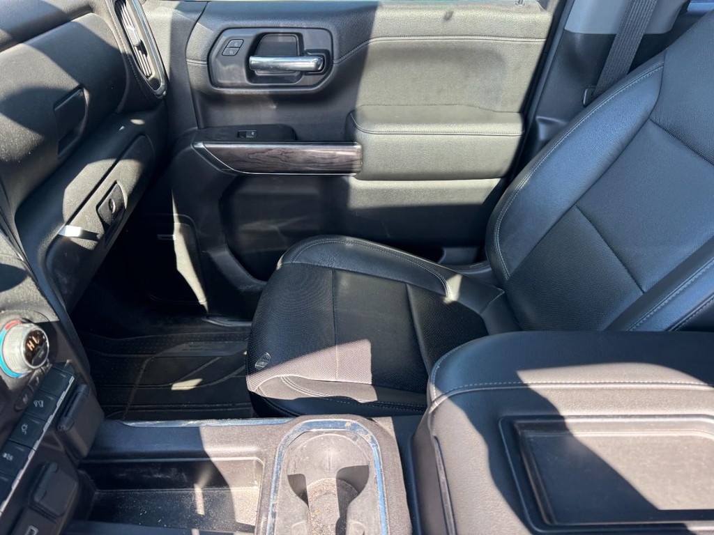 Chevrolet Silverado 1500 Vehicle Full-screen Gallery Image 14