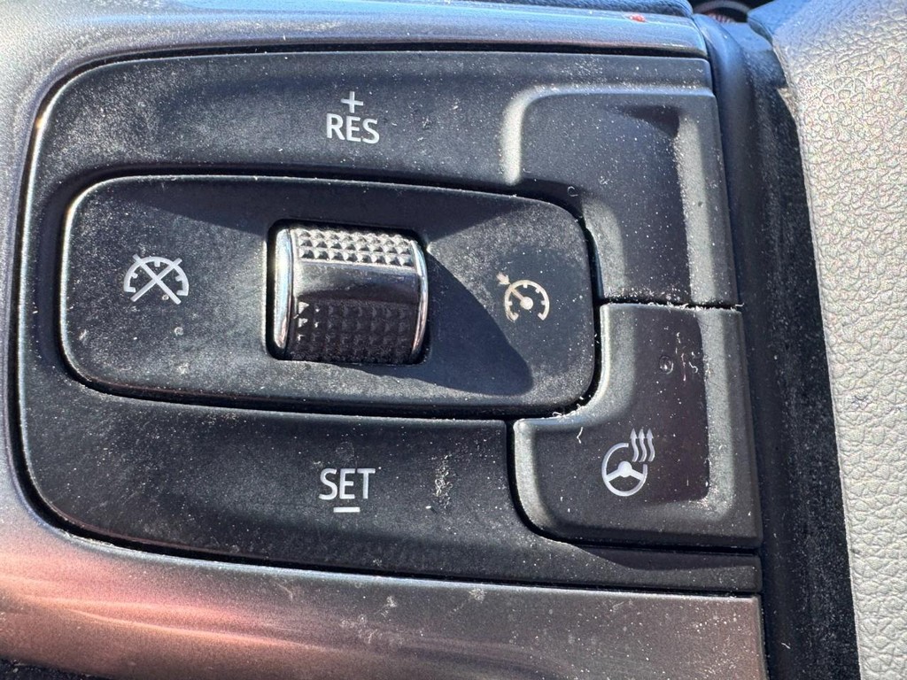 Chevrolet Silverado 1500 Vehicle Full-screen Gallery Image 18