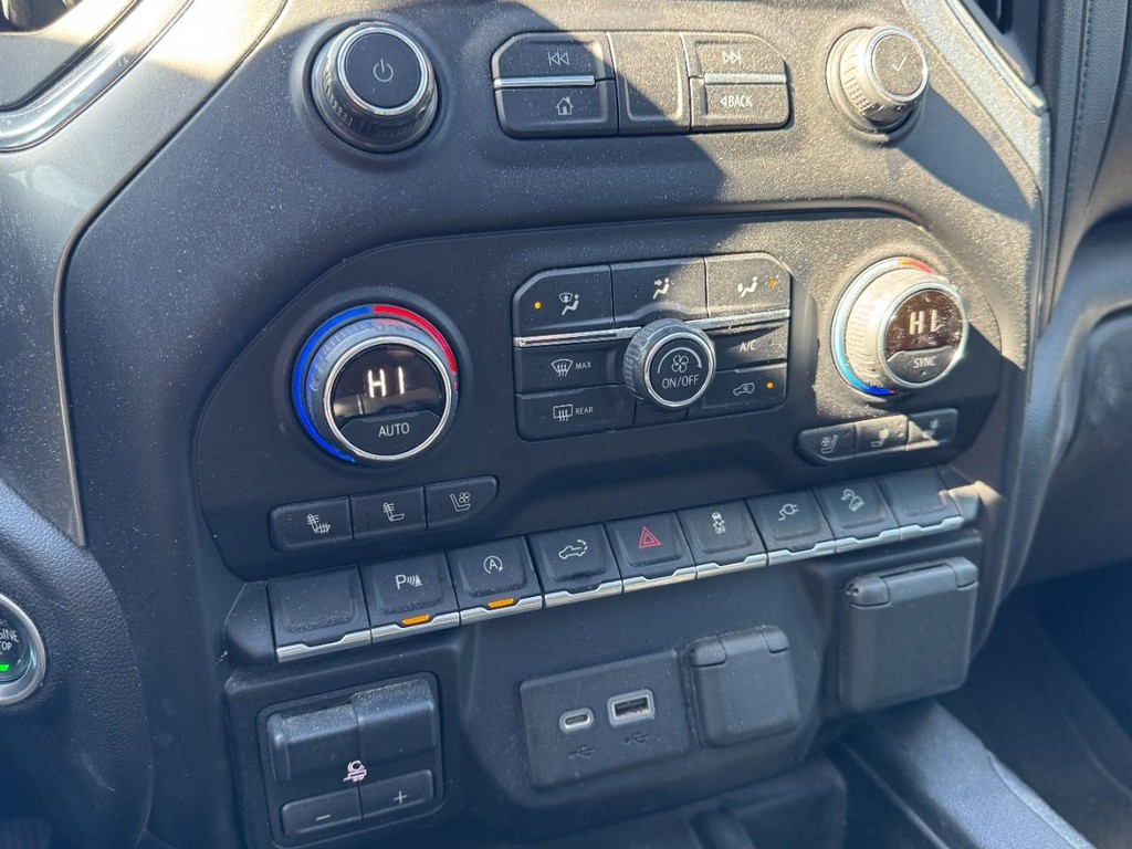 Chevrolet Silverado 1500 Vehicle Full-screen Gallery Image 20