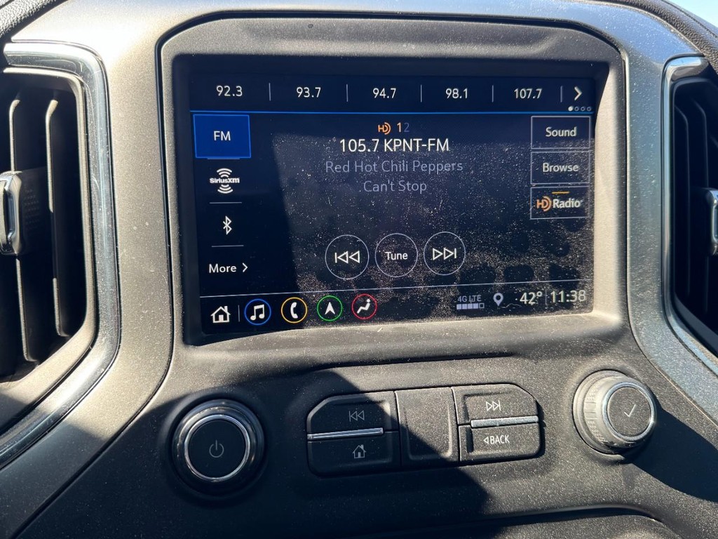 Chevrolet Silverado 1500 Vehicle Full-screen Gallery Image 21