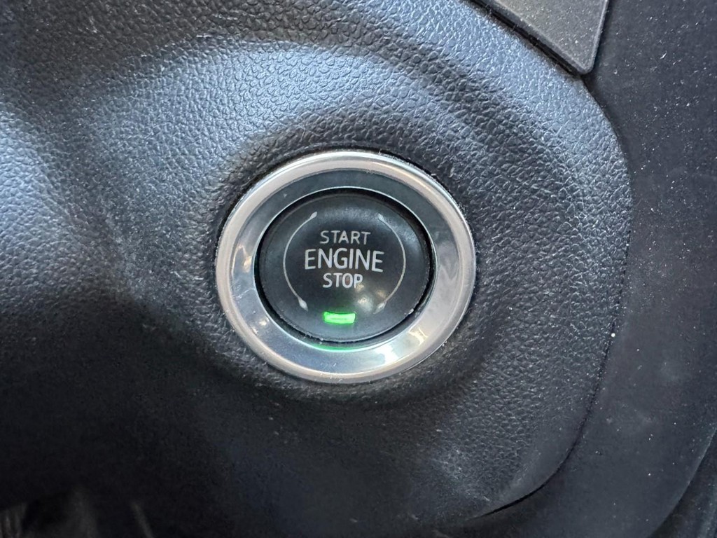 Chevrolet Silverado 1500 Vehicle Full-screen Gallery Image 24