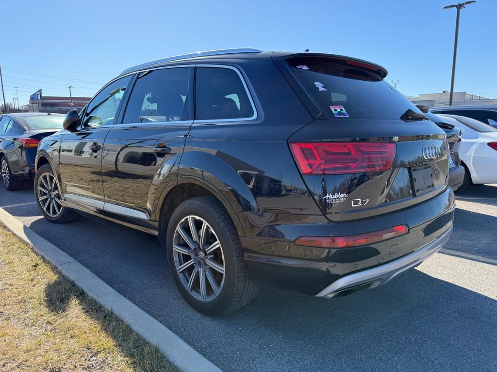 Audi Q7 Vehicle Full-screen Gallery Image 11