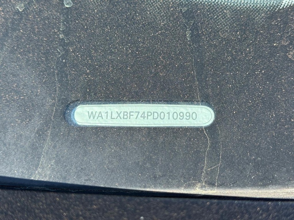 Audi Q7 Vehicle Full-screen Gallery Image 15