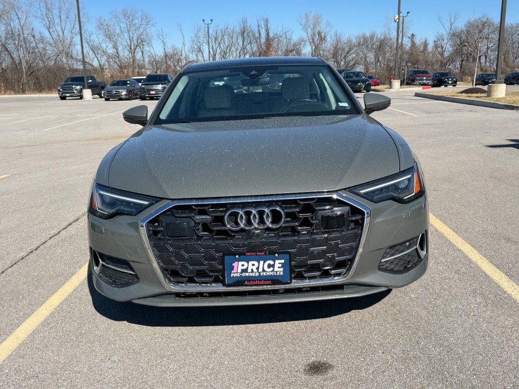 Audi A6 Sedan Vehicle Full-screen Gallery Image 04