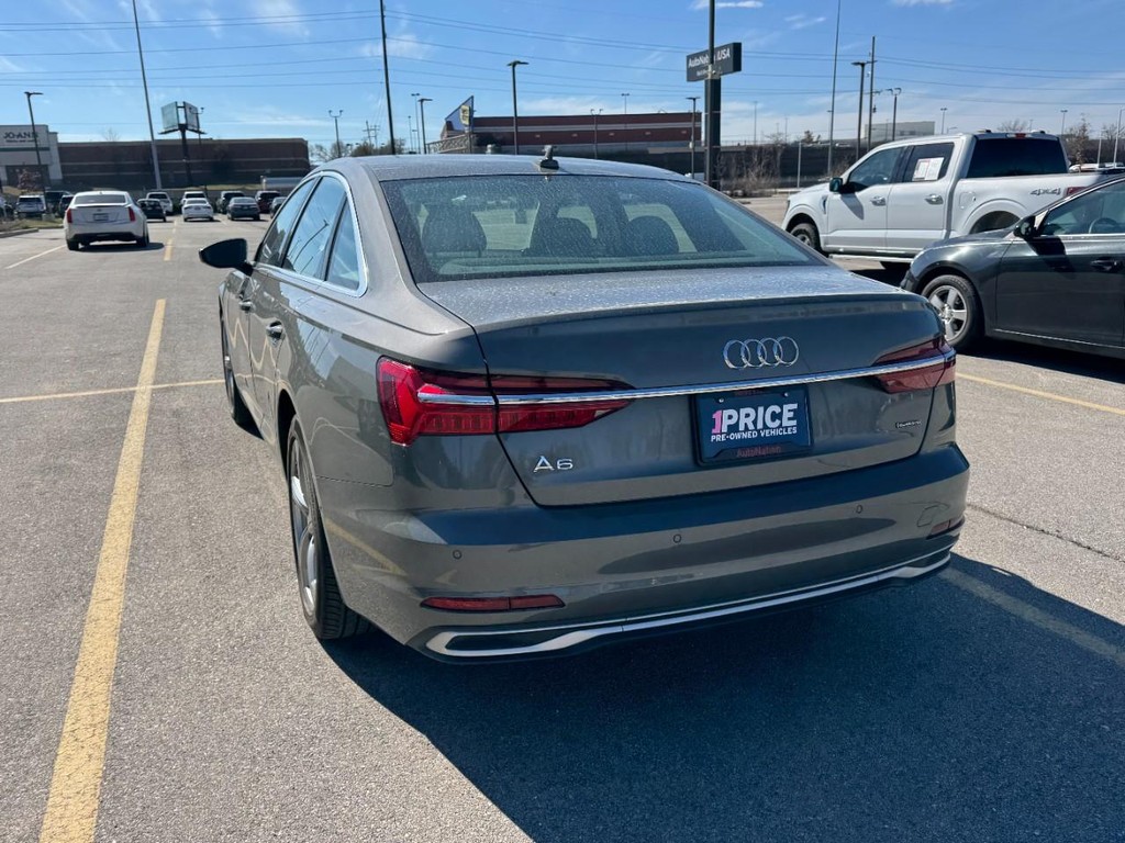 Audi A6 Sedan Vehicle Full-screen Gallery Image 14