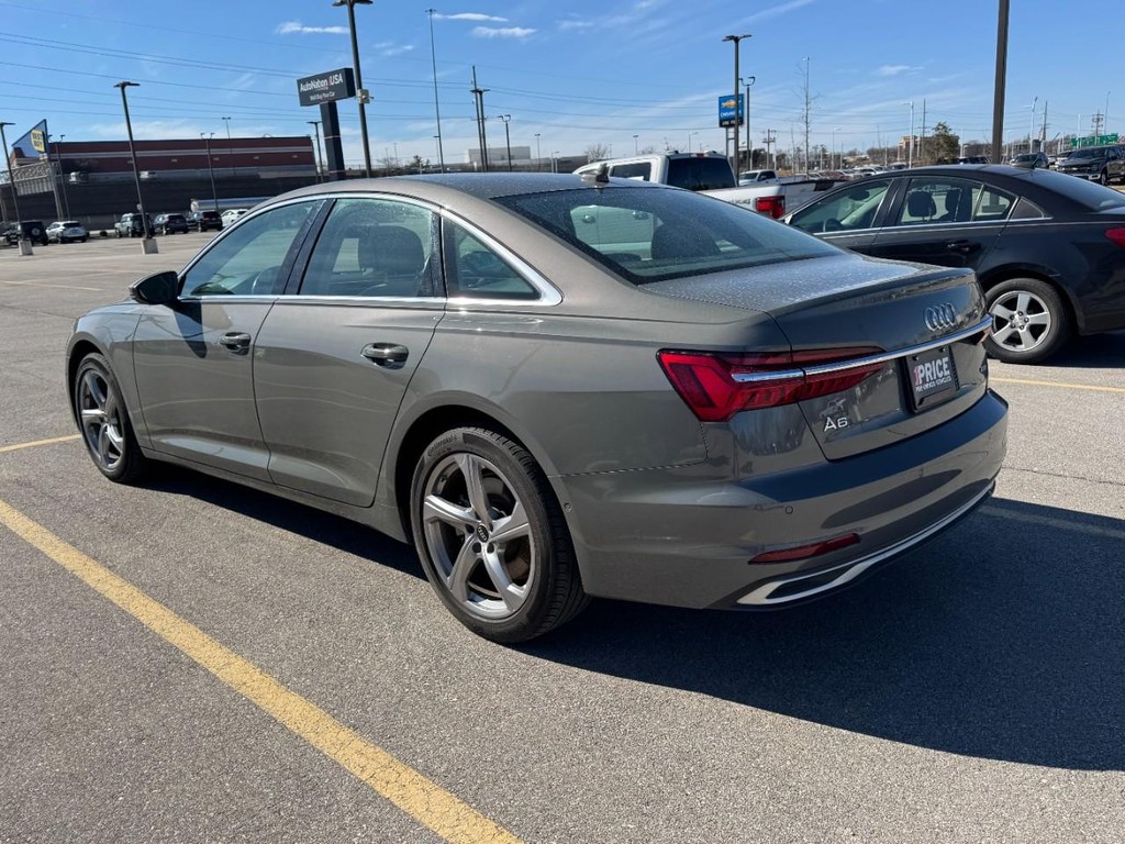 Audi A6 Sedan Vehicle Full-screen Gallery Image 15