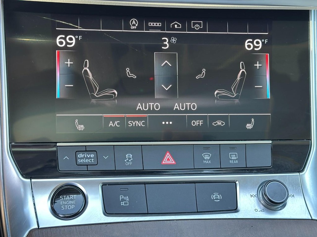 Audi A6 Sedan Vehicle Full-screen Gallery Image 22