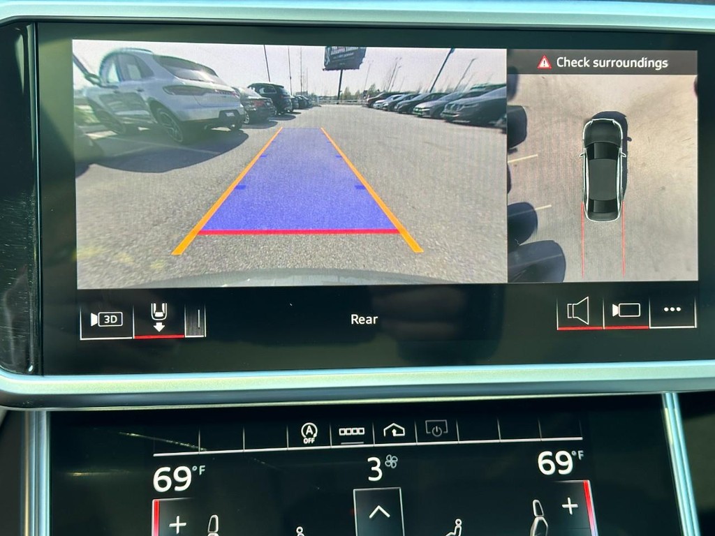 Audi A6 Sedan Vehicle Full-screen Gallery Image 24