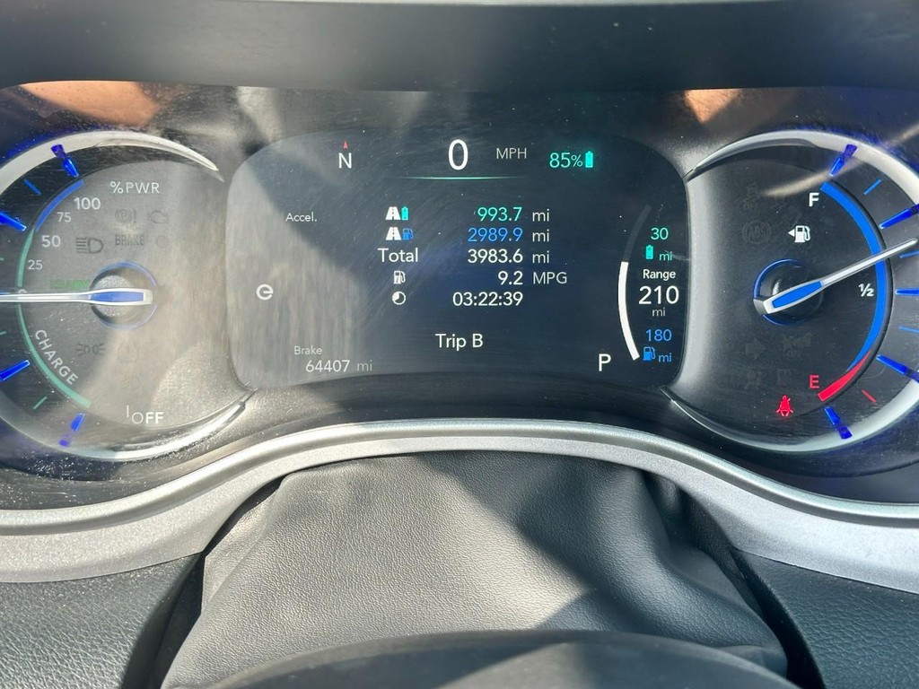 Chrysler Pacifica Vehicle Full-screen Gallery Image 22