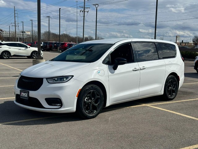 more details - chrysler pacifica