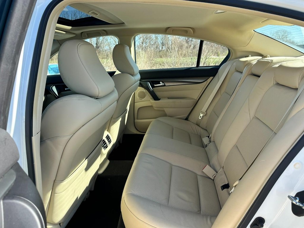 Acura TL Vehicle Full-screen Gallery Image 09