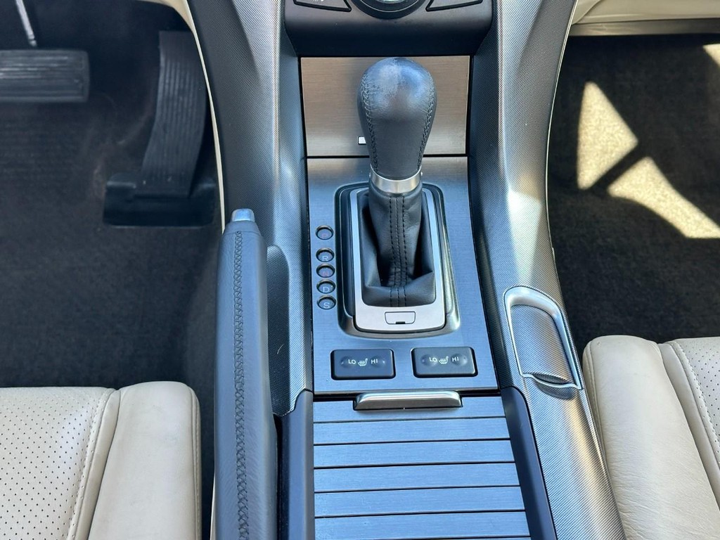 Acura TL Vehicle Full-screen Gallery Image 15