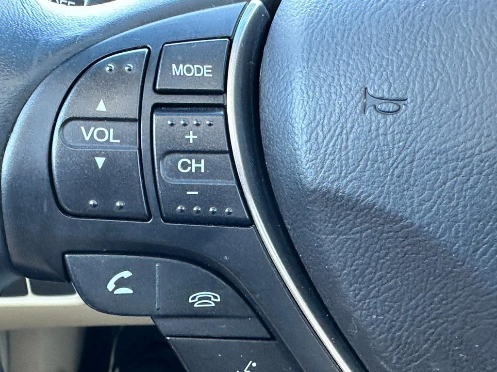 Acura TL Vehicle Full-screen Gallery Image 20