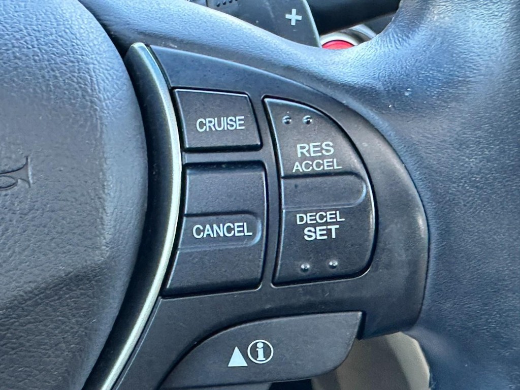 Acura TL Vehicle Full-screen Gallery Image 21