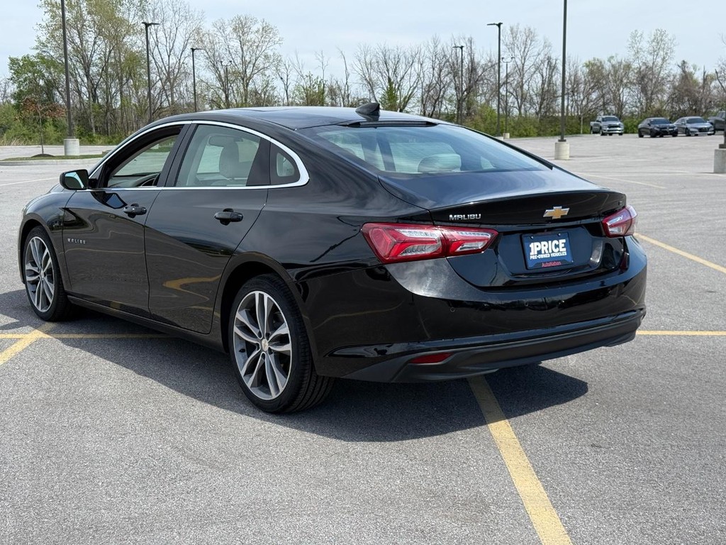 Chevrolet Malibu Vehicle Full-screen Gallery Image 03