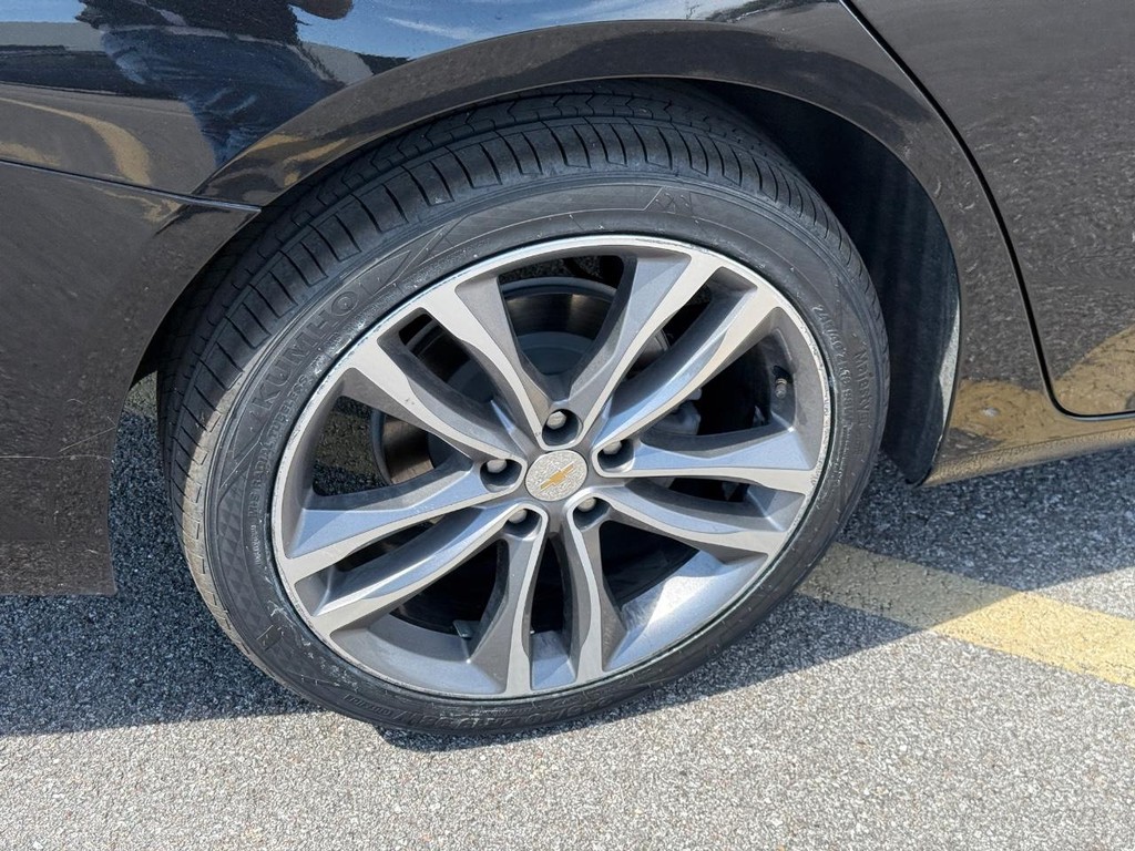 Chevrolet Malibu Vehicle Full-screen Gallery Image 08